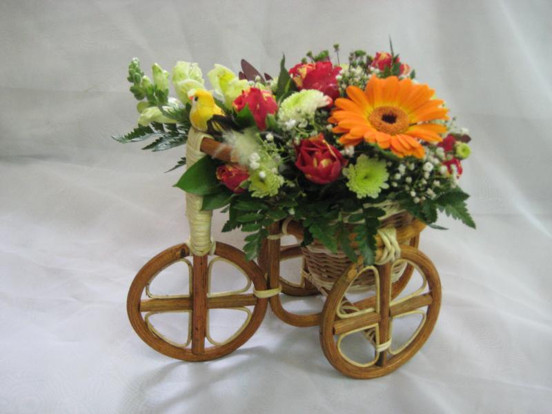 Композиция из цветов Оранжевый велосипед