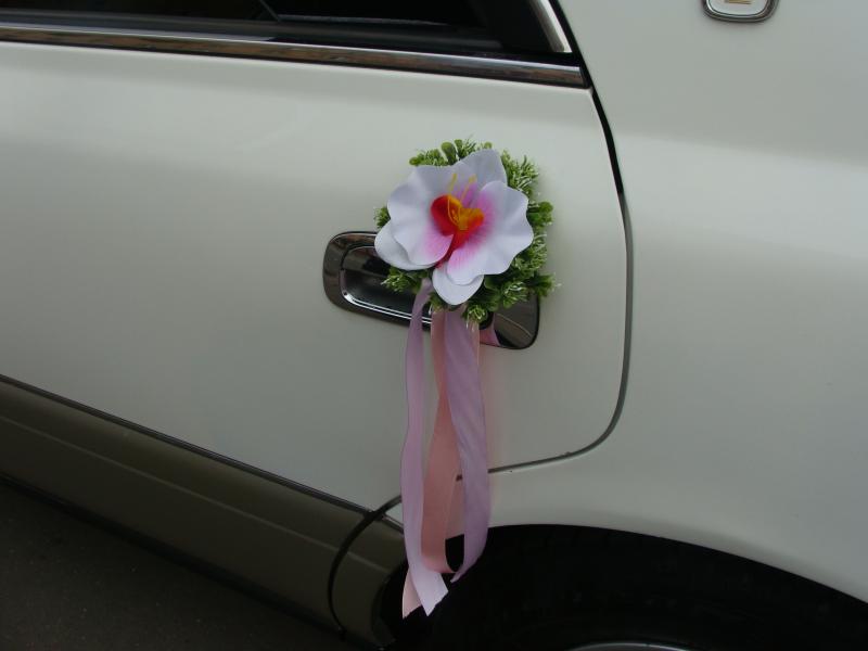 Цветы для оформления автомобиля. Бутоньерка Мираж 1