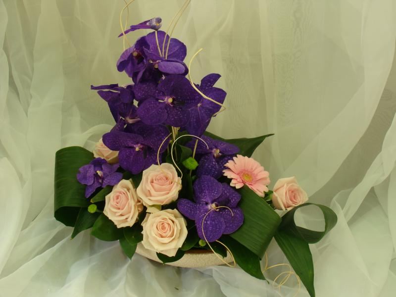 Композиция из цветов Фиолетовая ветвь