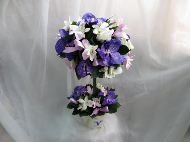 Композиция из цветов  Сиреневое дерево