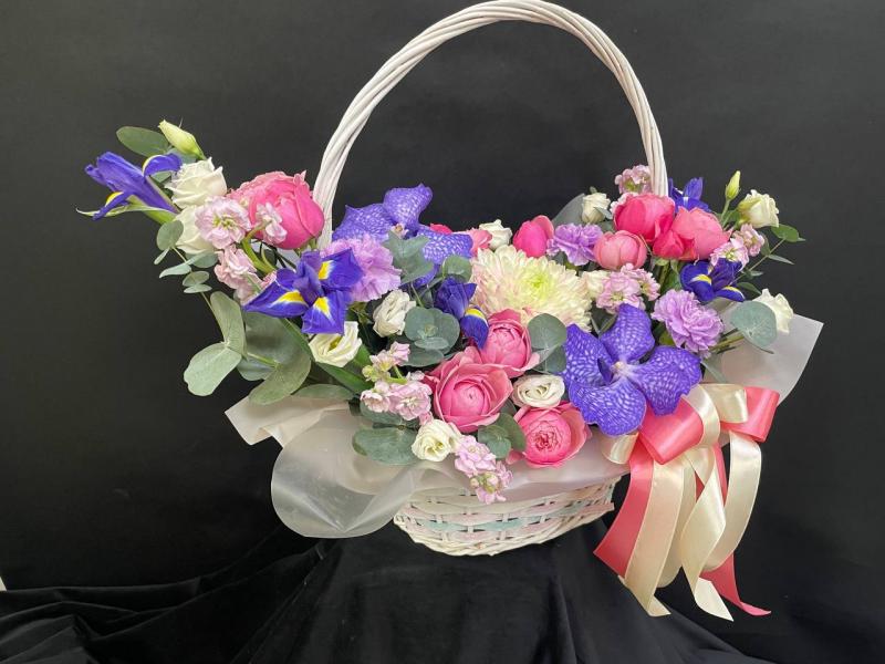 Корзина из цветов Ловлю твой взгляд
