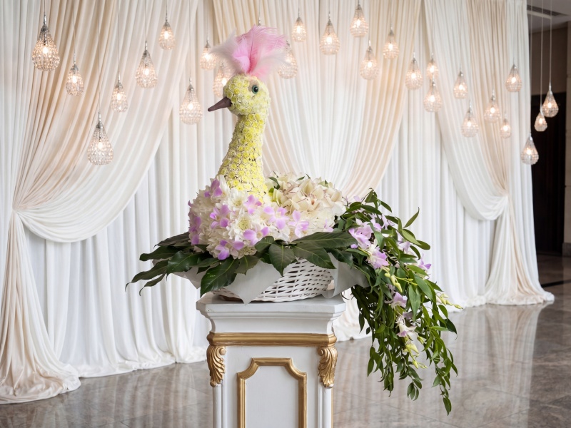 Фигурка из цветов Птица счастья