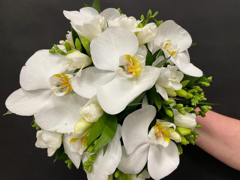 Букет невесты из орхидеи Святая доброта