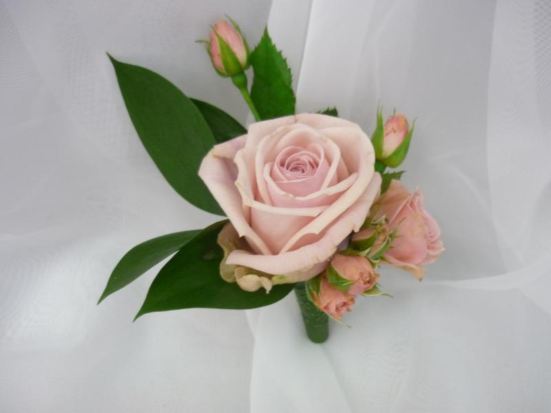 Бутоньерка для жениха Розовая
