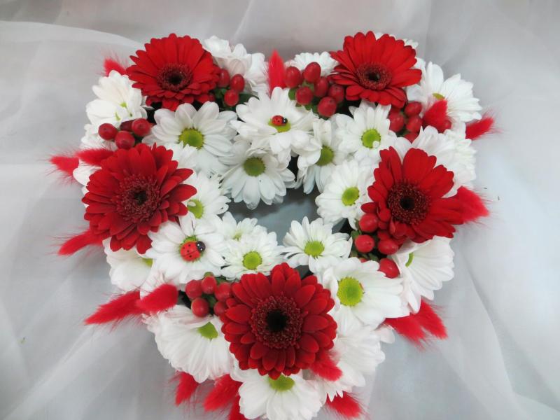 Композиция из цветов Сердце