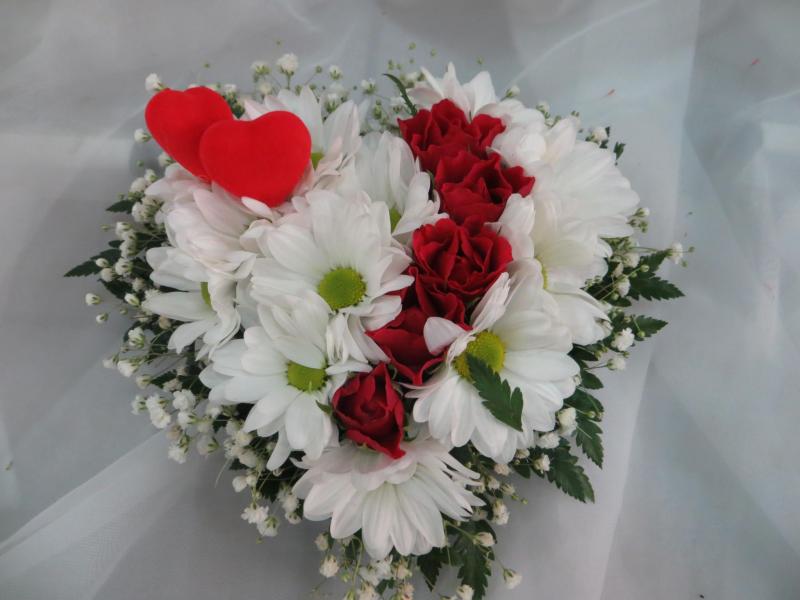 Композиция из цветов Дорога любви