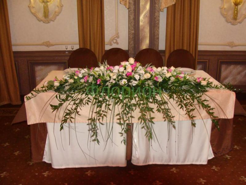 Свадебная композиция на стол Престол
