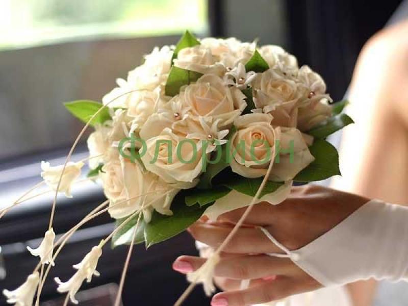 Букет невесты из роз Кремовый