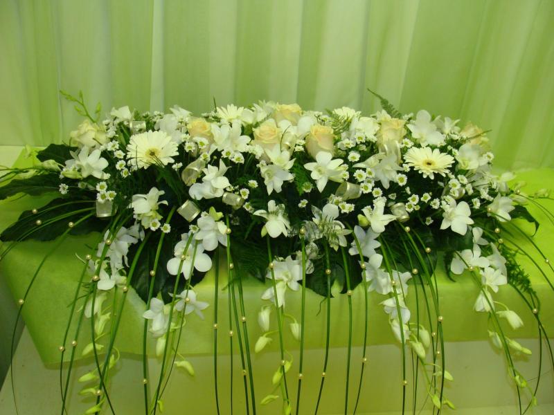 Композиция с живыми цветами Счастье дар богов