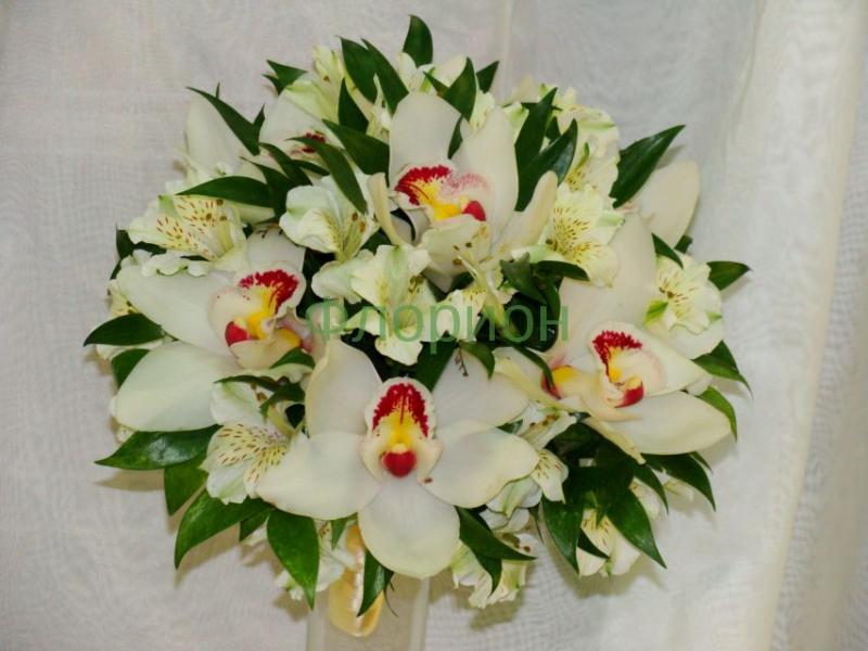 Свадебный букет с орхидеей Шар