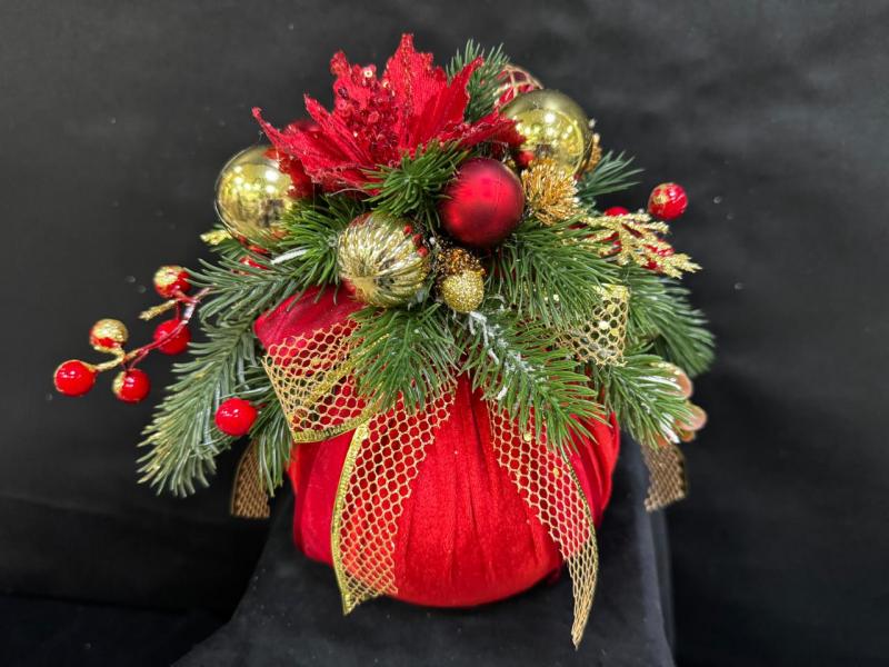 Новогодняя композиция Бархатный шар зимы 3