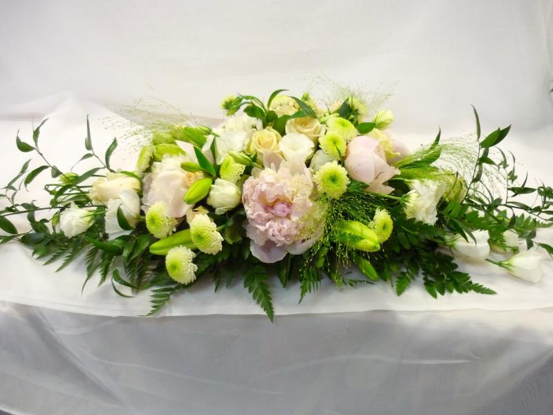 Композиция из цветов на свадебный стол Пион