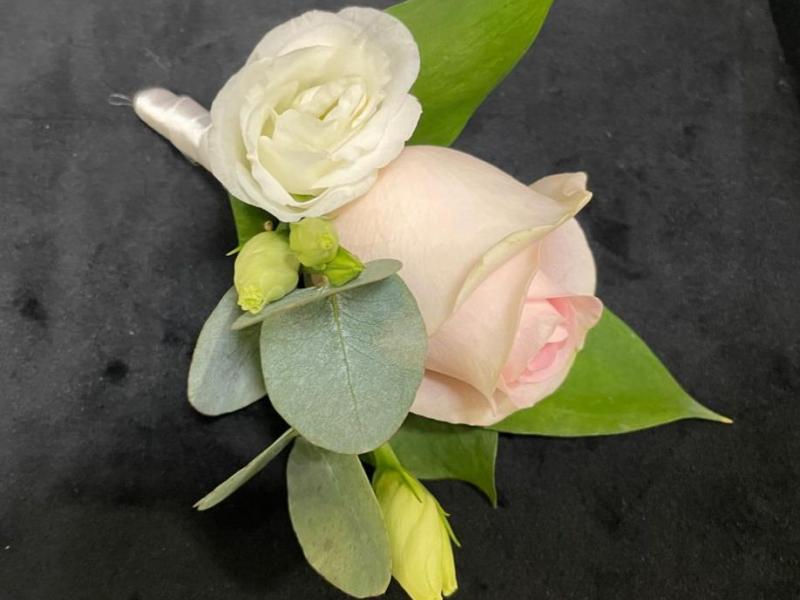 Свадебная бутоньерка Запах меда