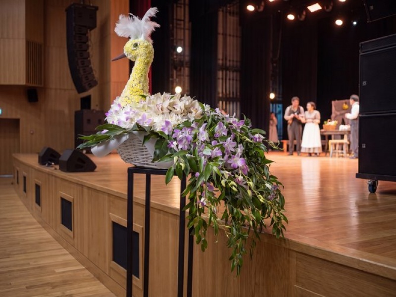 Фигурка из цветов Птица счастья