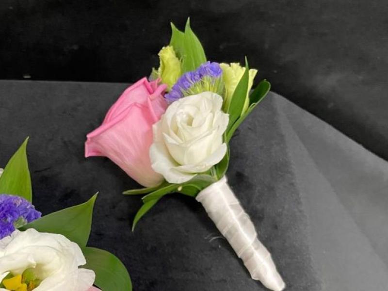 Свадебная бутоньерка Радостное биение