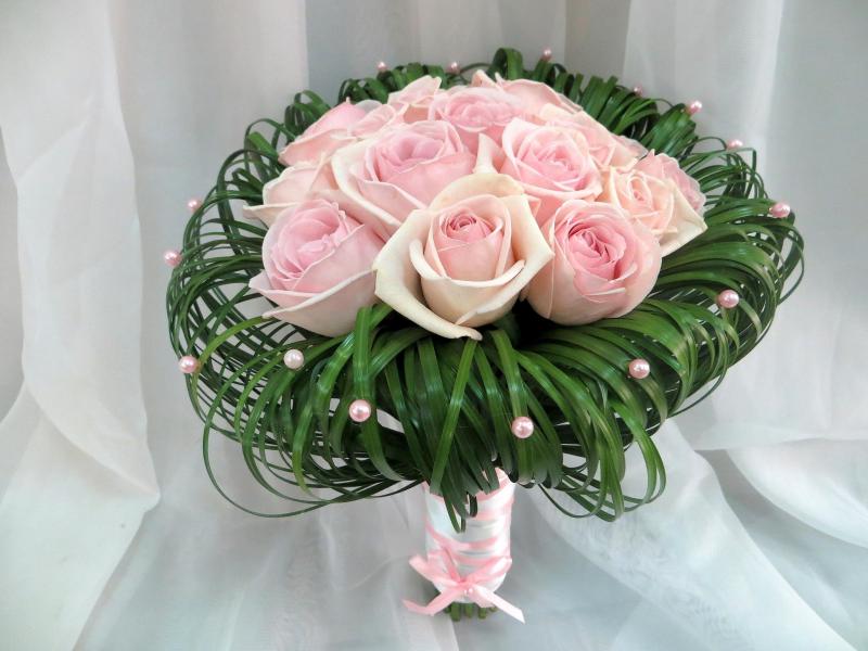Свадебный букет из роз Ласковый