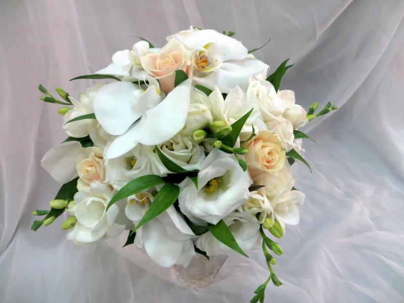 Свадебный букет из орхидей Белый мир