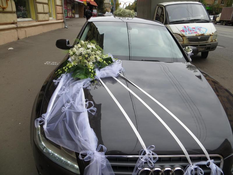 Оформление автомобиля на свадьбу Белая чайка