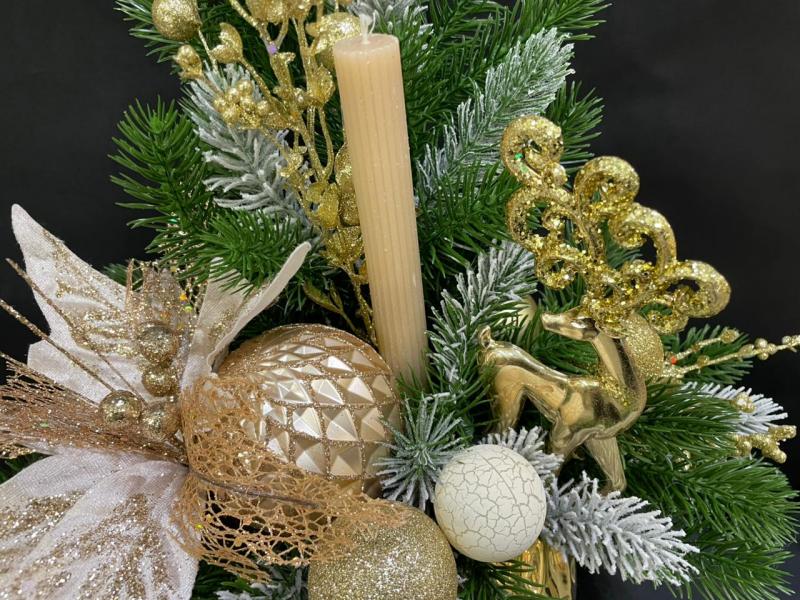 Новогодняя  композиция со свечами Золотой рога