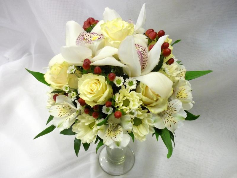 Букет невесты из орхидей Белые звезды