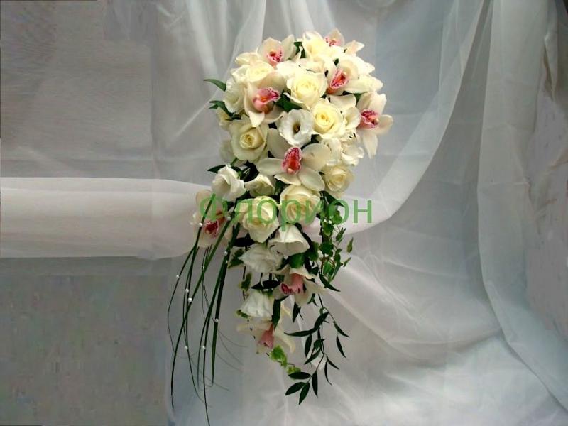 Букет невесты с орхидеей Фонтан