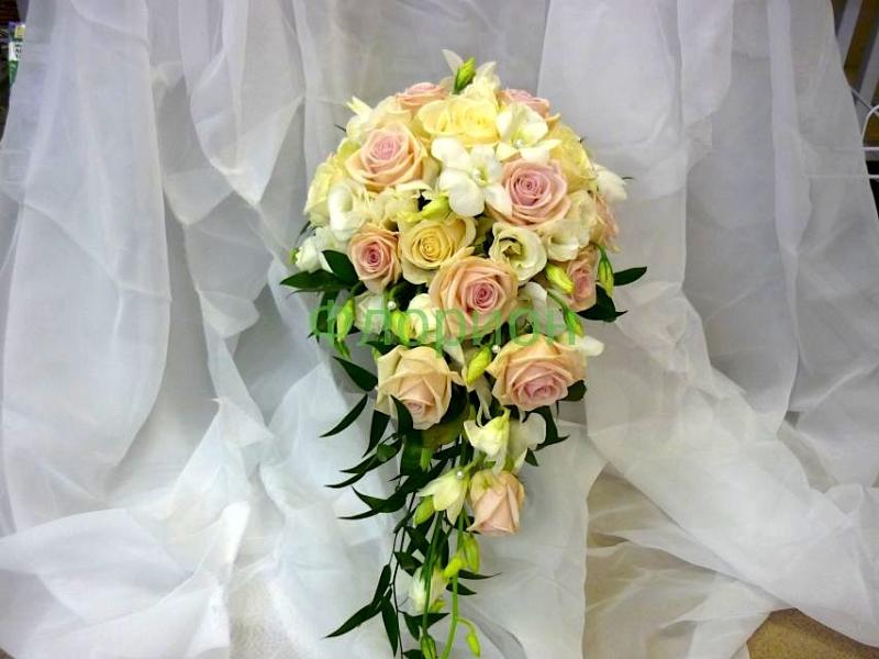 Свадебный букет из роз Крем