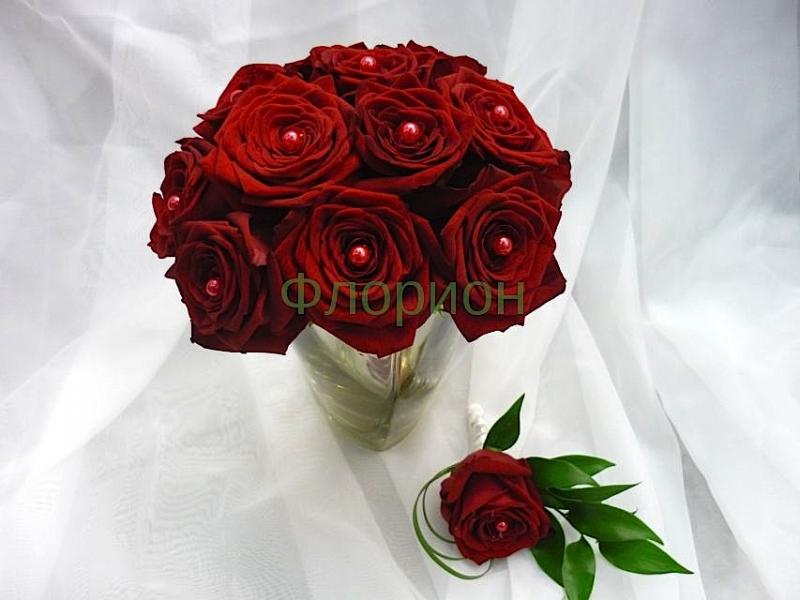 Свадебный букет с розами Круглый шар
