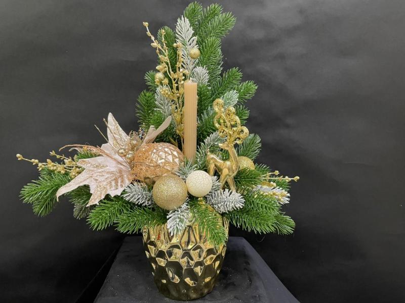 Новогодняя  композиция со свечами Золотой рога