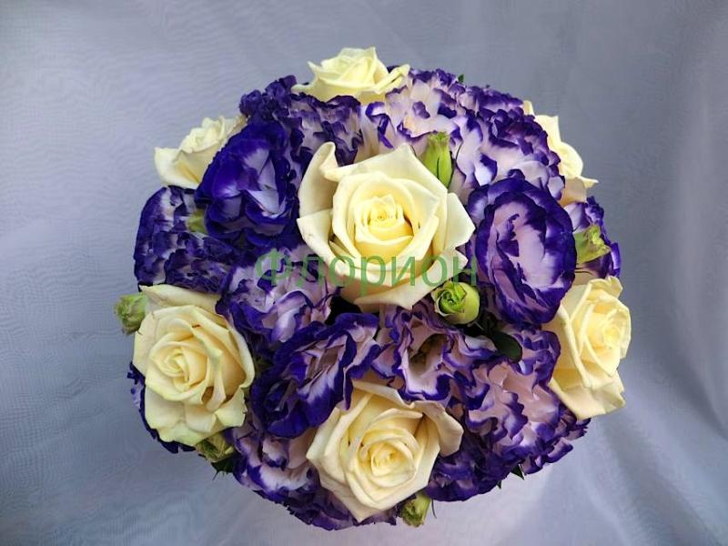 Букет невесты из роз Сиренево-кремовый