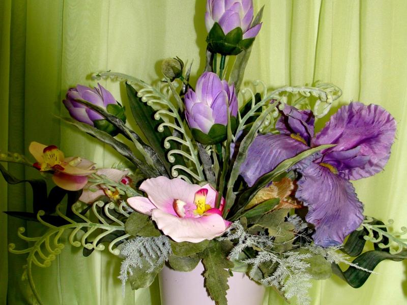 Оранжерея из искусственных цветов