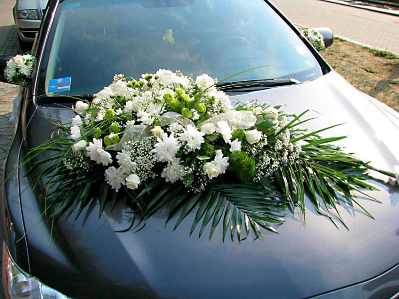 Цветы для украшения свадебной машины Белизна