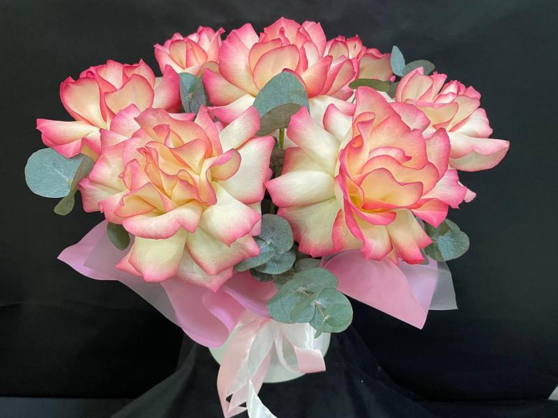 Цветы в шляпной коробке Французский поцелуй