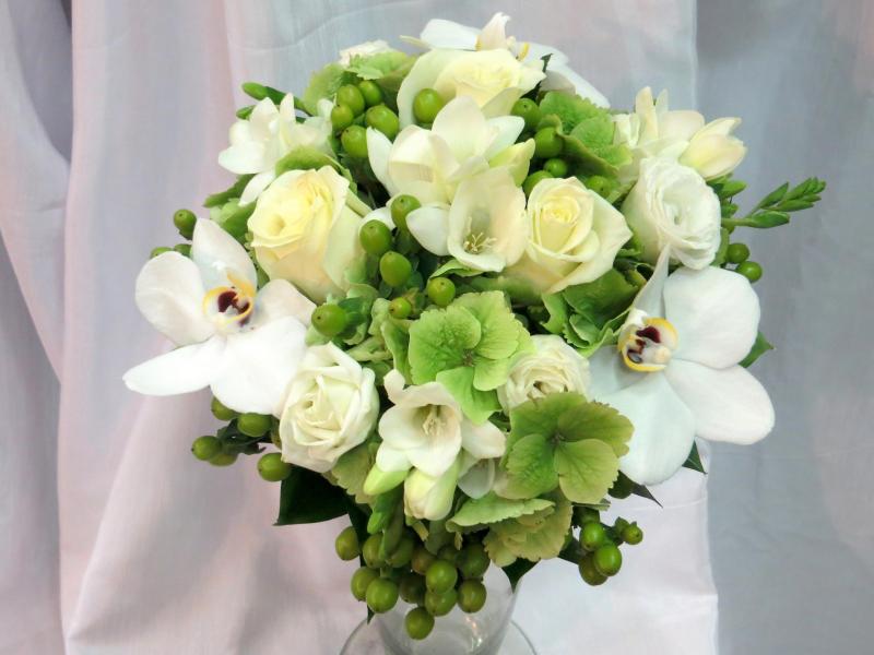 Букет невесты с розами Зеленая планета