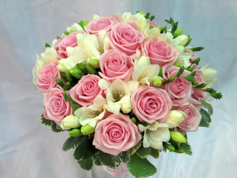 Свадебный букет из роз Свежесть