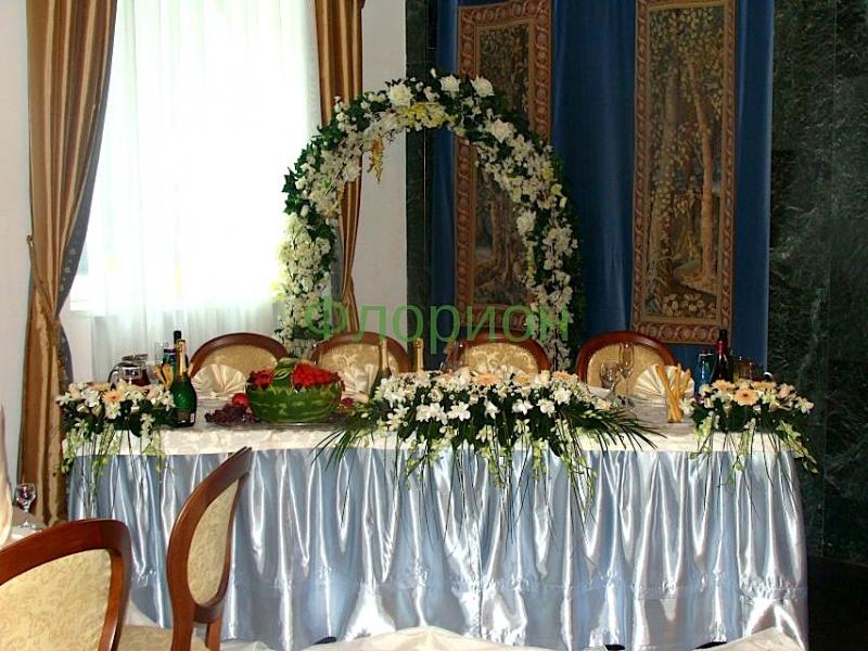 Цветочная свадебная арка. Полянка Арт Холл (А)