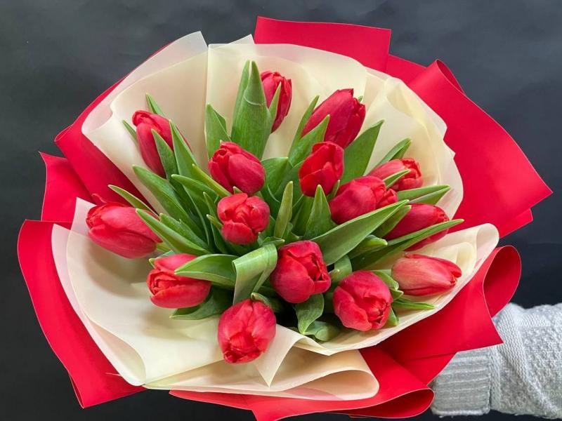  Букет с тюльпанами Яркие впечатления