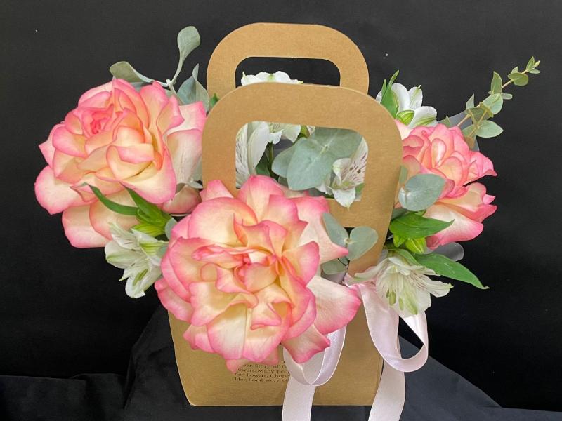 Цветы в сумочке Бархатный цвет 