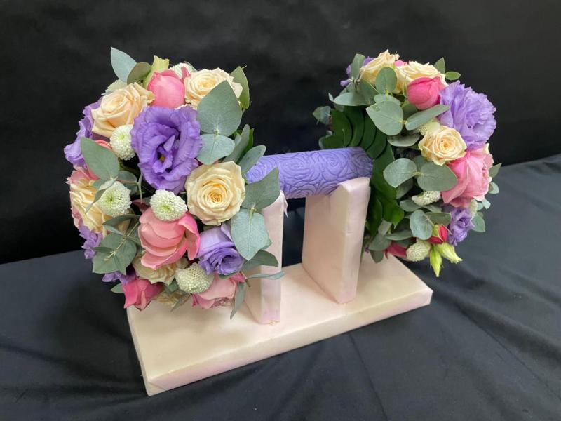 Фигурка из цветов Штанга