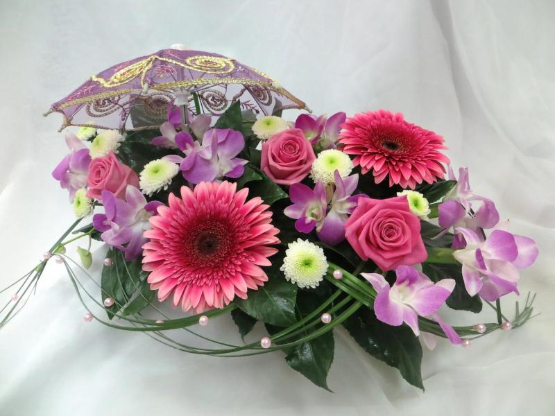 Композиция из цветов Розовый зонтик