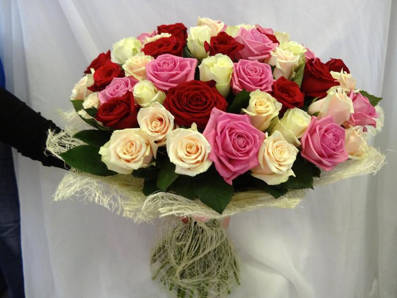 Букет роз Разноцветье
