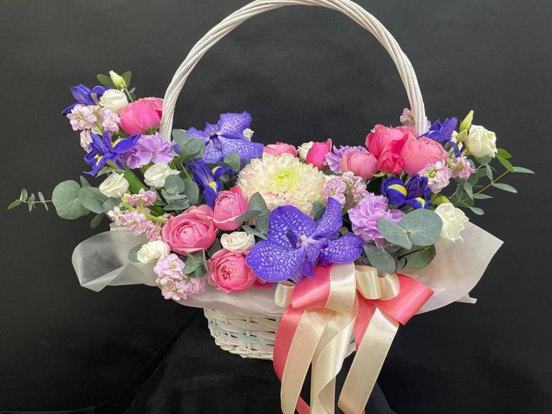 Корзина из цветов Ловлю твой взгляд