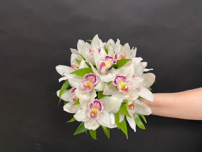 Свадебный букет из орхидей Звездное кружево
