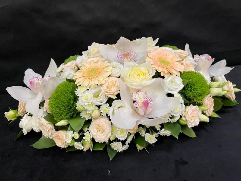 Необычно красиво Композиция на стол молодоженов