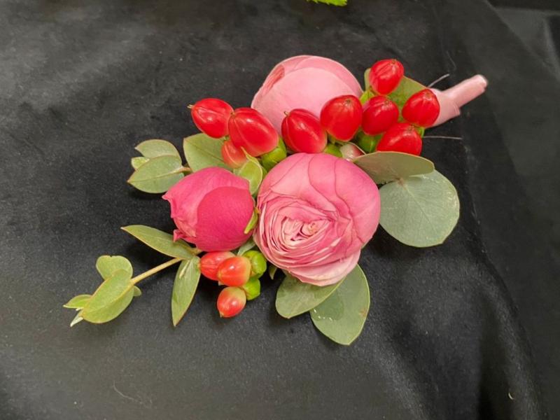 Свадебная бутоньерка Гама чувст