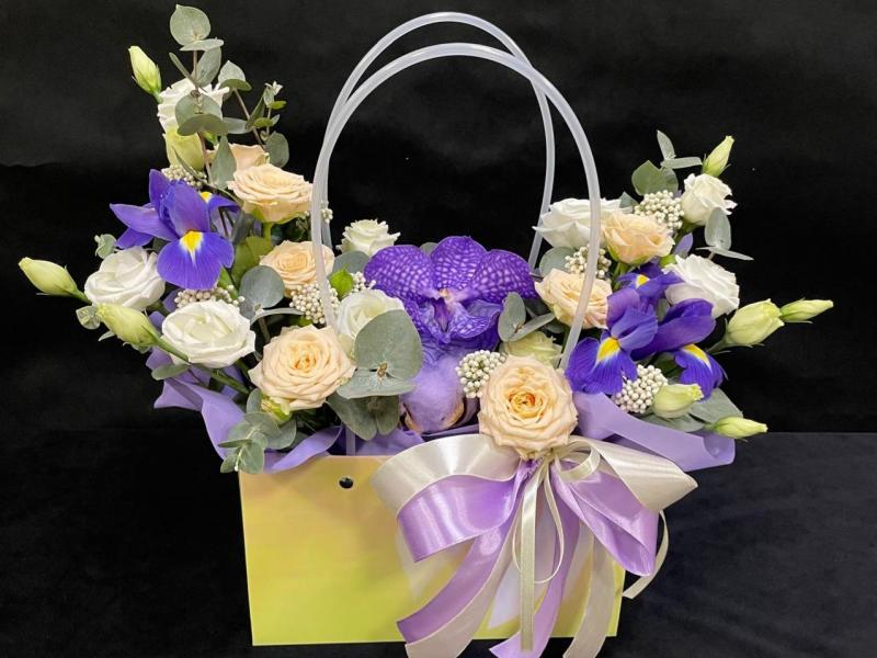 Цветы в сумочке Космические дали