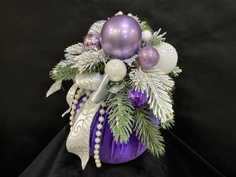 Новогодняя композиция Бархатный шар зимы