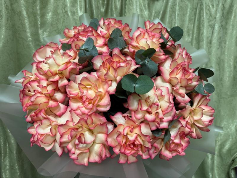 Могнобукет из роз Светлая душа