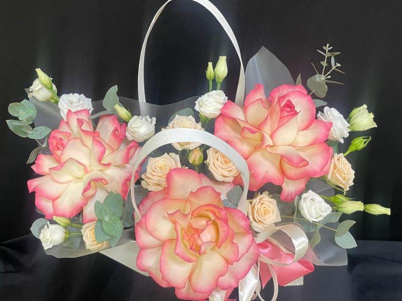 Цветы в сумочке Полет бабочки 