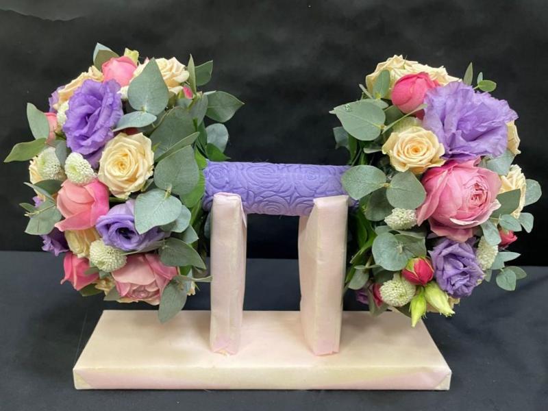 Фигурка из цветов Штанга