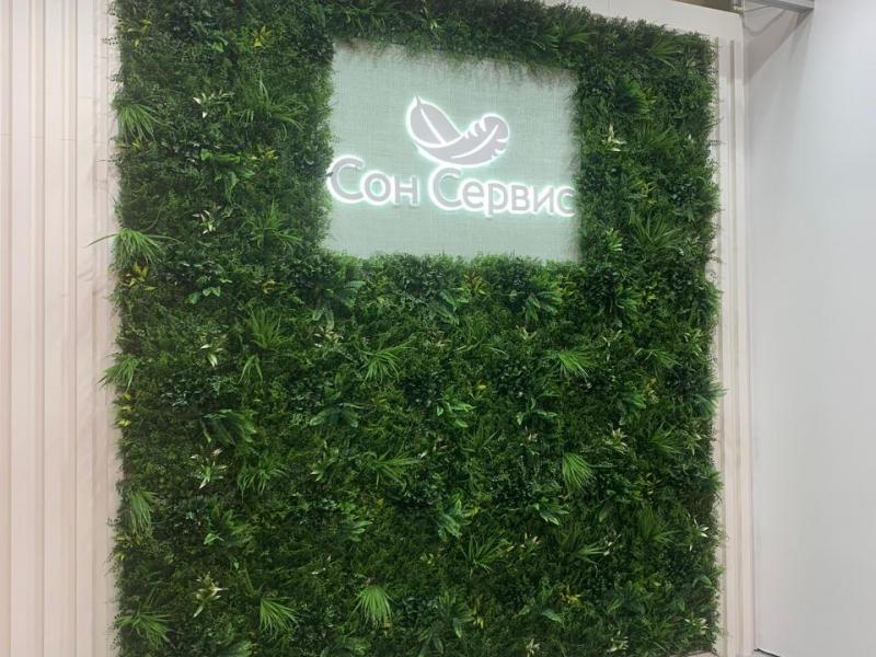 Окно в Европу Цветочная стена (В)